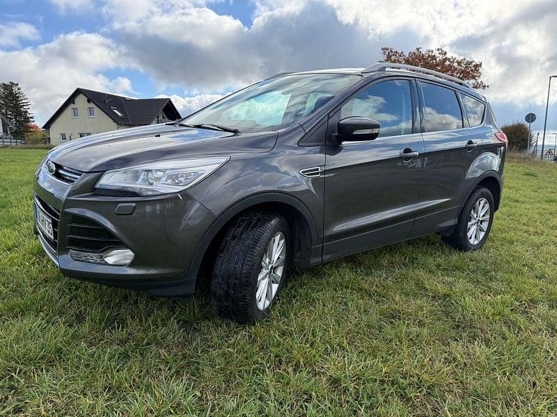 Schwarz Gebraucht 2015 Ford Kuga SYNC Edition SUV | 9.500 € (Fairer Preis) - Bild 1/4