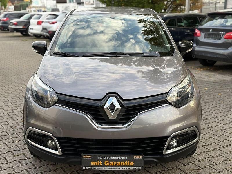 Grau Gebraucht 2015 Renault Captur Dynamique SUV | 8.499 € (Fairer Preis) - Bild 1/4