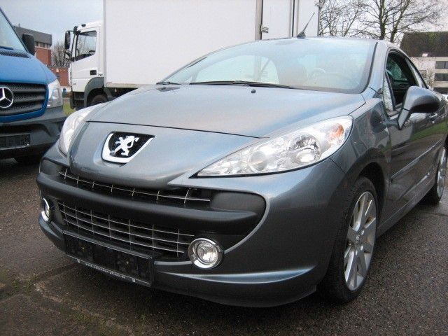 Grau Gebraucht 2008 Peugeot 207 CC Sport Cabrio | 4.800 € (Teuer) - Bild 1/4