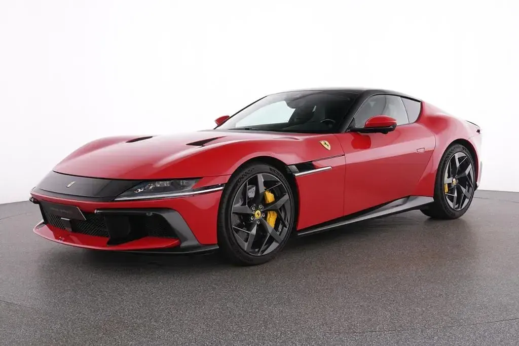 Gebraucht Ferrari 12 Cilindri 831 PS (611 kW) 2025 Rot