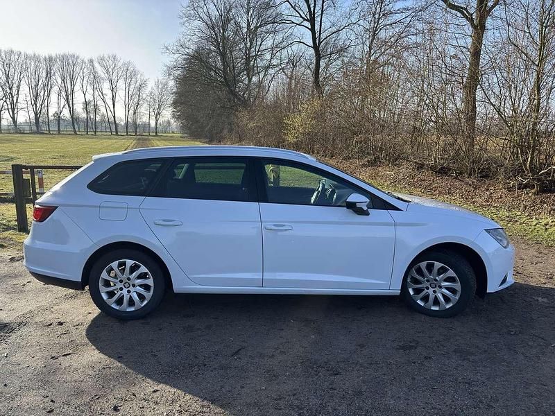 Gebraucht Seat Leon ST 105 PS (77 kW) 2015 Weiß Kombi
