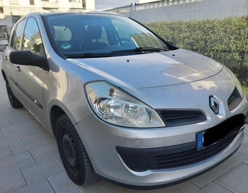 Silber Gebraucht 2009 Renault Clio II Expression Kleinwagen | 1.800 € (Guter Preis) - Bild 1/4