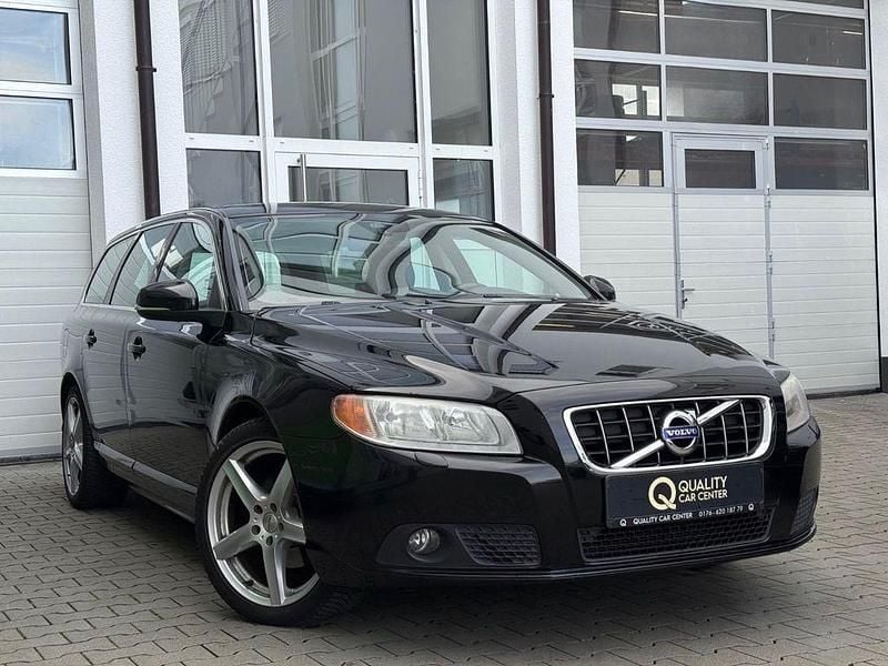Schwarz Gebraucht 2011 Volvo V70 Kinetic Kombi | 7.777 € (Guter Preis) - Bild 1/4