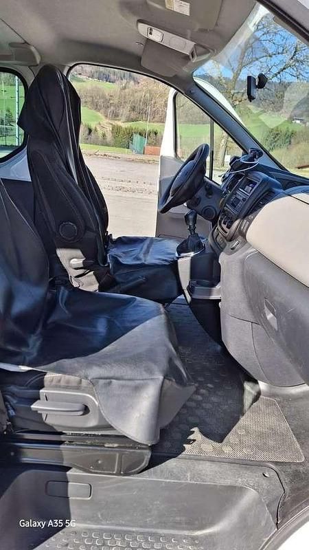 Weiß Gebraucht 2015 Renault Trafic Authentique Van / Kleinbus | 14.449 € (Etwas zu teuer) - Bild 1/4