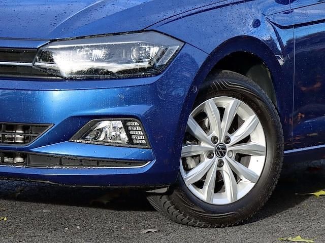 Gebraucht VW Polo Highline 95 PS (69 kW) 2021 Reef blue metalic Kleinwagen