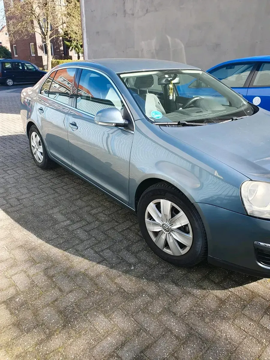 Gebraucht VW Jetta 150 PS (110 kW) 2006 Grün Limousine