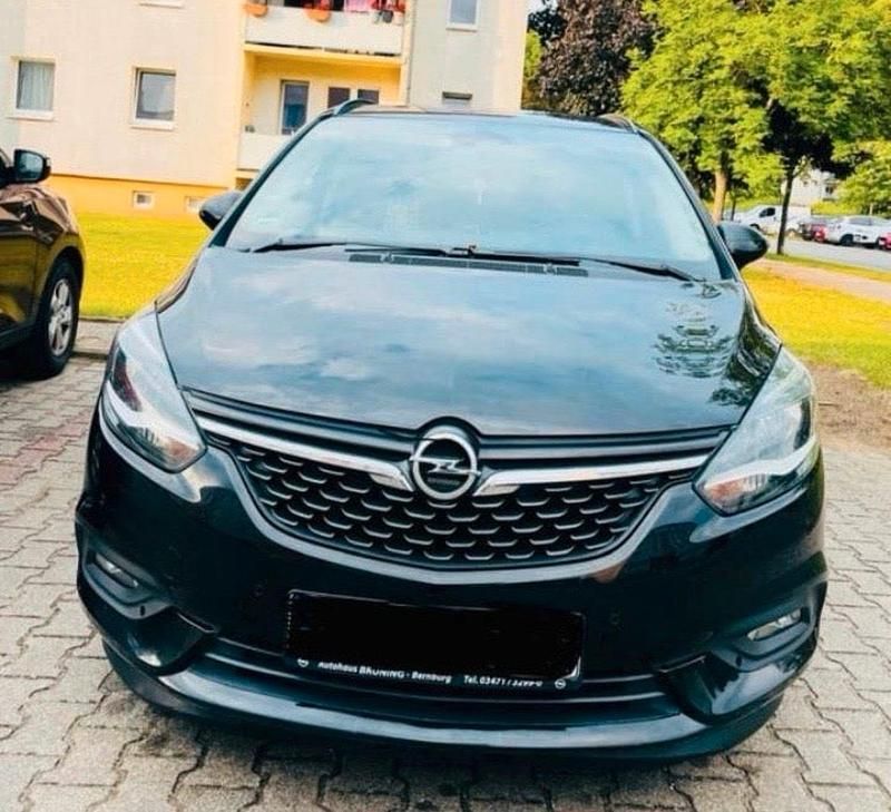 Gebraucht Opel Zafira Tourer 170 PS (125 kW) 2016 Schwarz Van / Kleinbus