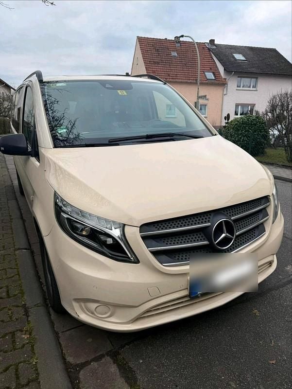 Beige Gebraucht 2020 Mercedes Vito Van | 17.000 € - Bild 1/4
