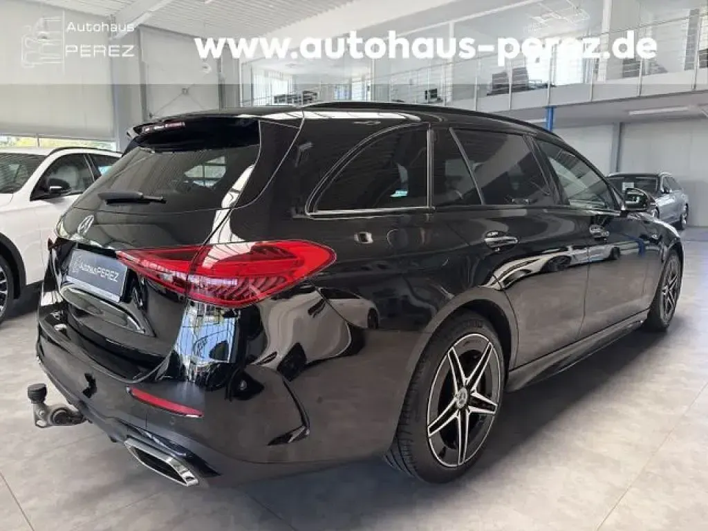 Gebraucht Mercedes E300 AMG 204 PS (150 kW) 2025 Unilack schwarz Kombi