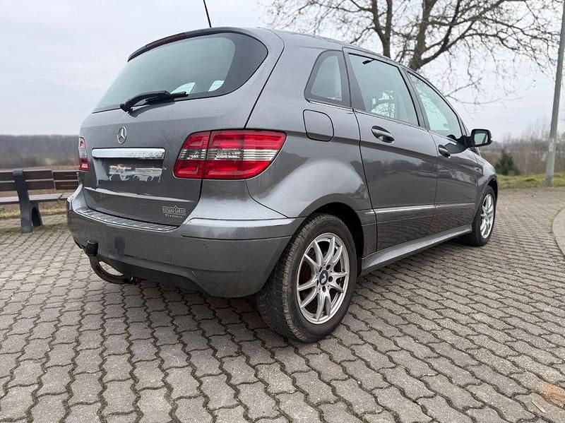 Gebraucht Mercedes B200 193 PS (141 kW) 2008 Grau Van / Kleinbus