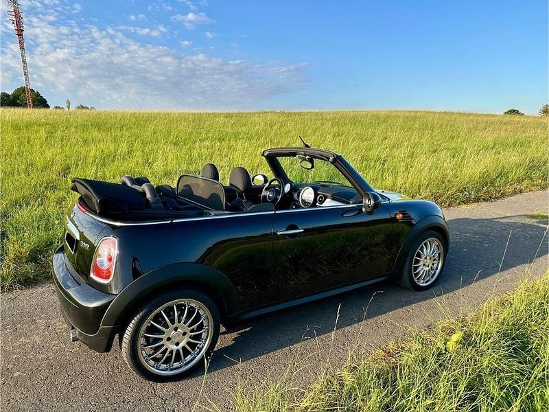 Gebraucht Mini Cooper Cabriolet 122 PS (89 kW) 2011 Schwarz Cabrio