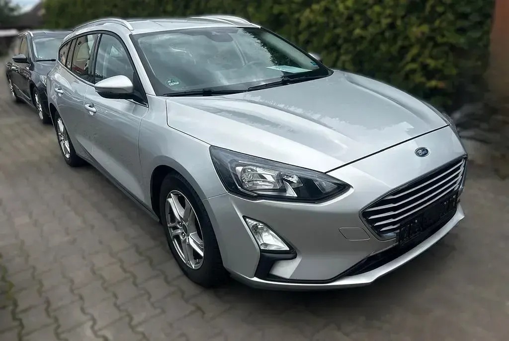 Gebraucht Ford Focus Cool & Connect 120 PS (88 kW) 2020 Silber Kombi