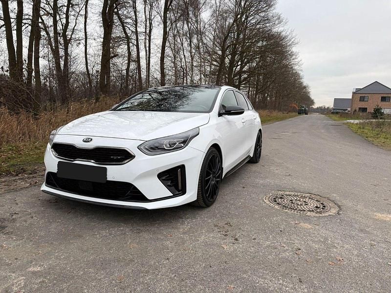 Weiß Gebraucht 2019 Kia ProCeed Kombi | 18.399 € (Fairer Preis) - Bild 1/4