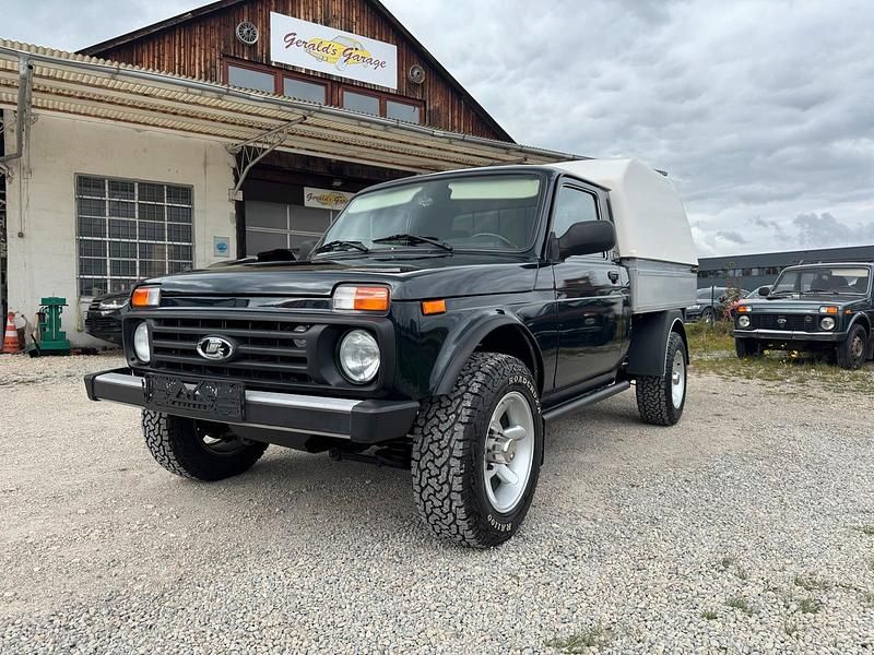 Grün Gebraucht 2019 Lada niva SUV | 15.590 € (Teuer) - Bild 1/4
