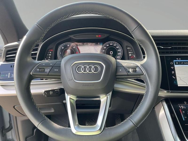 Gebraucht Audi Q8 Ambiente 286 PS (210 kW) 2025 Silber SUV