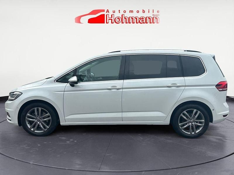 Gebraucht VW Touran Highline 150 PS (110 kW) 2020 Oryxweiss Van / Kleinbus