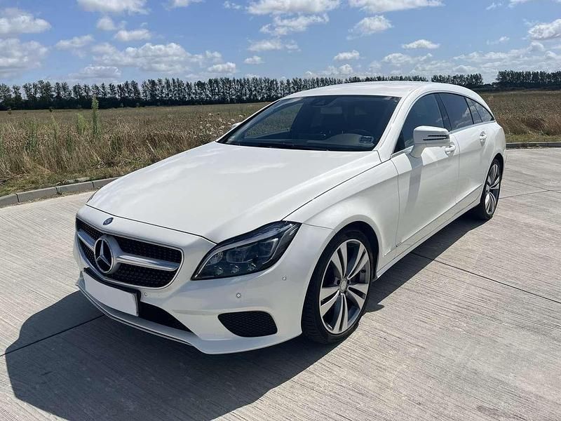 Weiß Gebraucht 2016 Mercedes CLS400 Shooting Brake Kombi | 28.400 € - Bild 1/4
