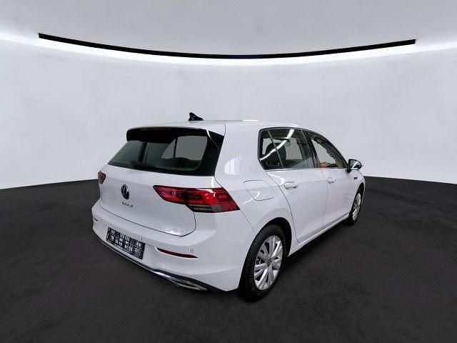 Gebraucht VW Golf VIII Style 131 PS (96 kW) 2022 Weiß Limousine