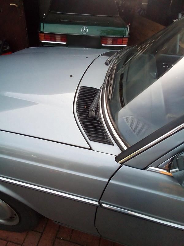 Second-hand Mercedes 200 109 CP (80 kW) 1982 Andere farben Berlinǎ