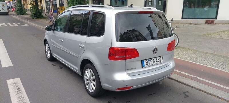 Gebraucht 2013 VW Touran Van / Kleinbus | 11.900 € (Guter Preis) - Bild 1/4