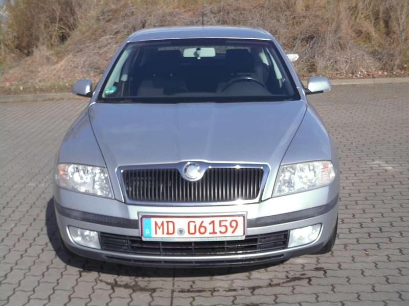 Gebraucht Skoda Octavia Team Edition 102 PS (75 kW) 2008 Brilliant silber mettalic Limousine