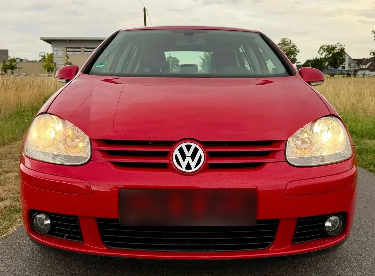 Gebraucht VW Golf V 102 PS (75 kW) 2005 Rot Kleinwagen