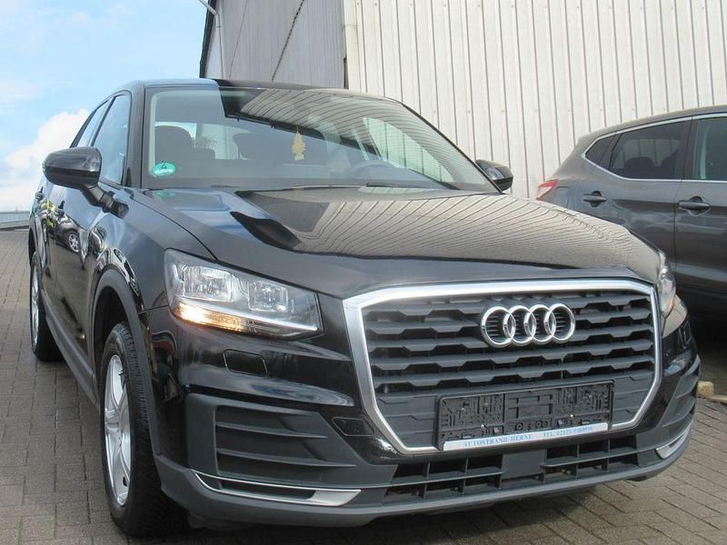 Gebraucht Audi Q2 Basis 116 PS (85 kW) 2017 Schwarz SUV