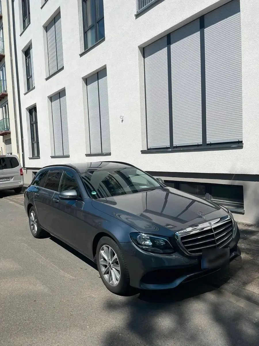 Gebraucht Mercedes E220 194 PS (142 kW) 2017 Grau Kombi