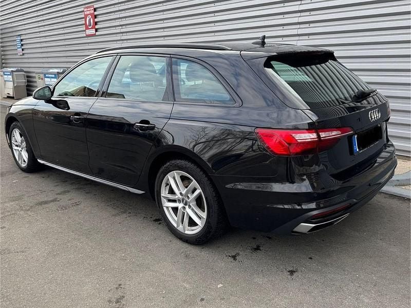 Gebraucht Audi A4 Ambiente 163 PS (119 kW) 2021 Schwarz Kombi