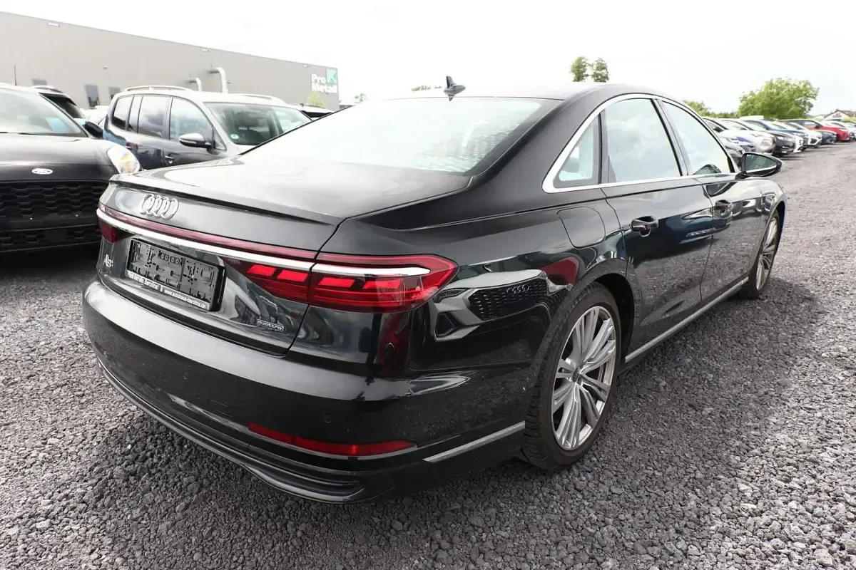 Gebraucht Audi A8 286 PS (210 kW) 2023 Brillantschwarz Limousine