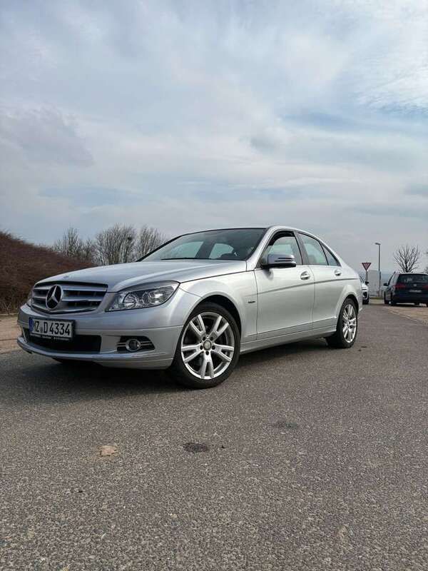 Gebraucht 2009 Mercedes C250 Avantgarde Limousine | 9.850 € (Fairer Preis) - Bild 1/4