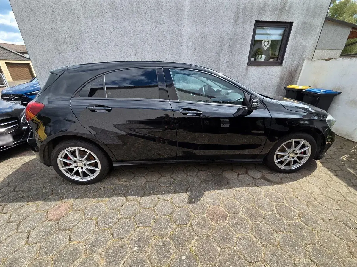 Gebraucht Mercedes A160 102 PS (75 kW) 2016 Schwarz Kleinwagen