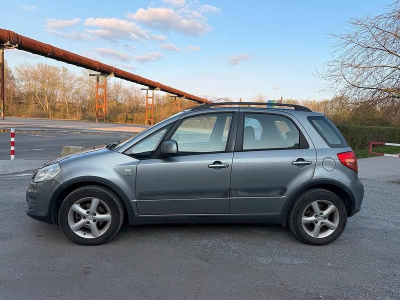 Gebraucht Suzuki SX4 135 PS (99 kW) 2010 Silber SUV