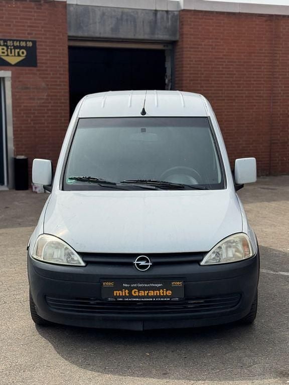 Weiß Gebraucht 2007 Opel Combo Van / Kleinbus | 3.190 € (Fairer Preis) - Bild 1/4