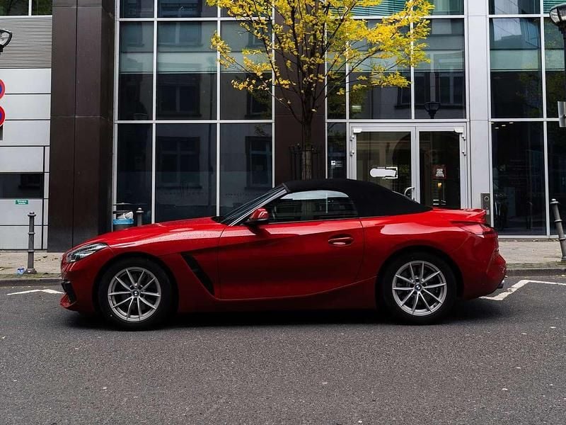 Rot Gebraucht 2021 BMW Z4 Advantage Cabrio | 31.900 € (Fairer Preis) - Bild 1/4
