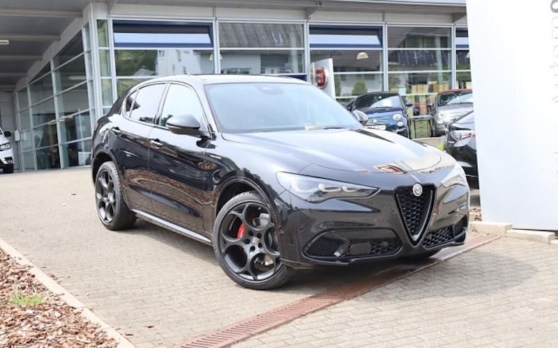 Neu Alfa Romeo Stelvio Veloce 280 PS (205 kW) 2025 Schwarz SUV