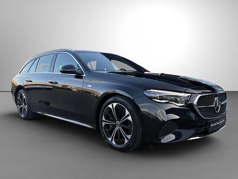 Gebraucht Mercedes E300 Avantgarde 313 PS (230 kW) 2025 Schwarz Limousine