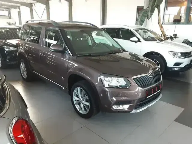 Gebraucht Skoda Yeti Drive 110 PS (80 kW) 2017 Braun SUV