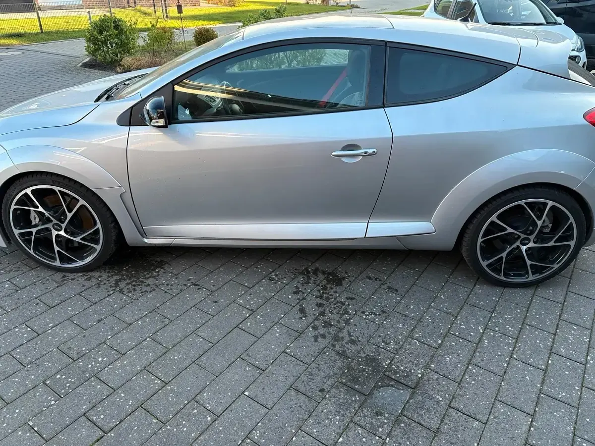 Gebraucht Renault Mégane Coupé R.S. 265 PS (194 kW) 2015 Silber Coupé