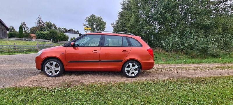 Orange Gebraucht 2009 Skoda Fabia Ambiente Kombi | 3.000 € (Fairer Preis) - Bild 1/2