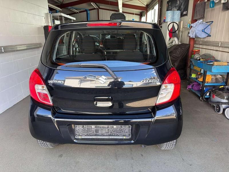 Gebraucht Suzuki Celerio 68 PS (50 kW) 2015 Schwarz Kleinwagen