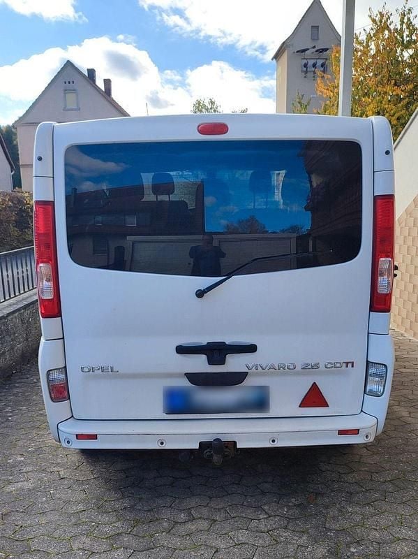 Gebraucht Opel Vivaro 145 PS (106 kW) 2011 Weiß Van / Kleinbus