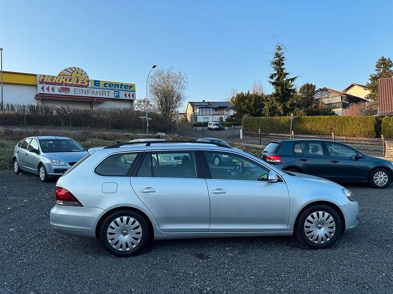 Gebraucht VW Golf VI 105 PS (77 kW) 2010 Silber Kleinwagen