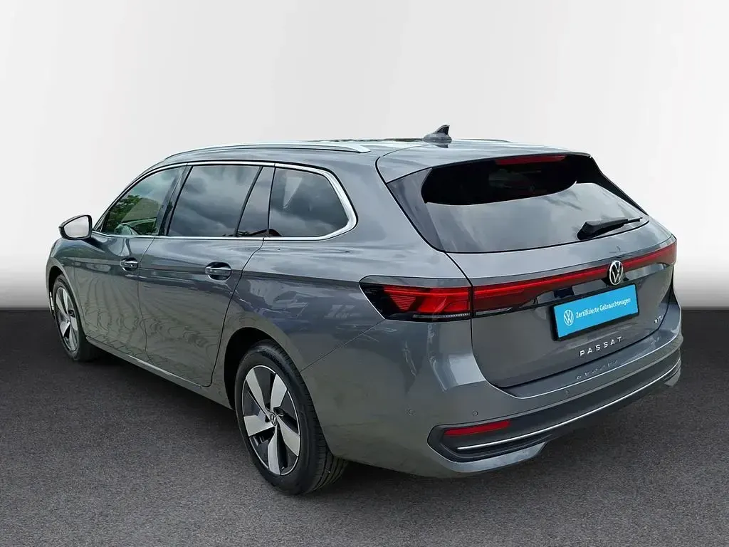 Gebraucht VW Passat Business 150 PS (110 kW) 2025 Grau Kombi