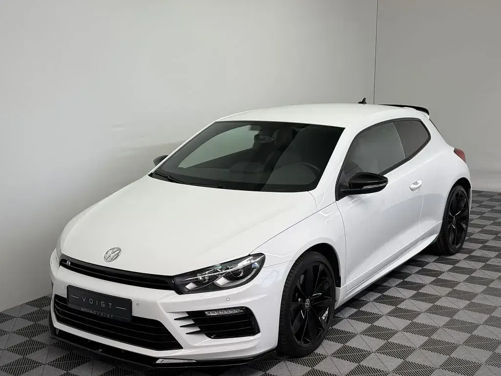 Gebraucht VW Scirocco R 280 PS (205 kW) 2017 Pure white Coupé