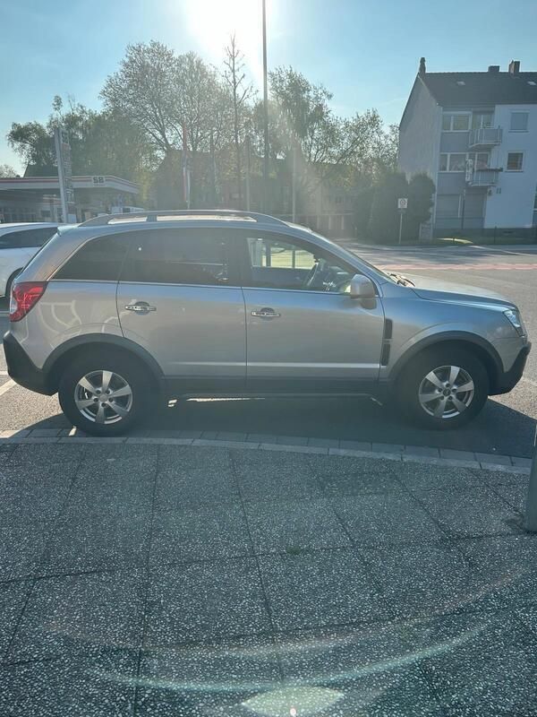 Grau Gebraucht 2009 Opel Antara SUV | 5.250 € (Fairer Preis) - Bild 1/4