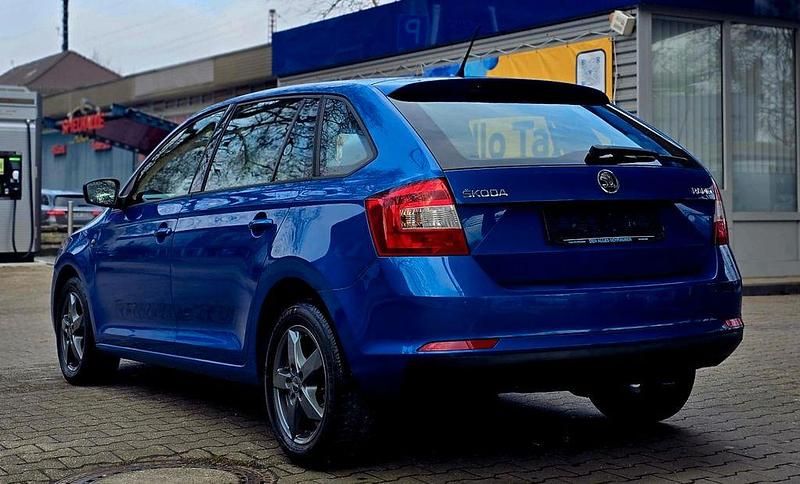 Gebraucht Skoda Rapid Ambition 90 PS (66 kW) 2015 Blau Kleinwagen