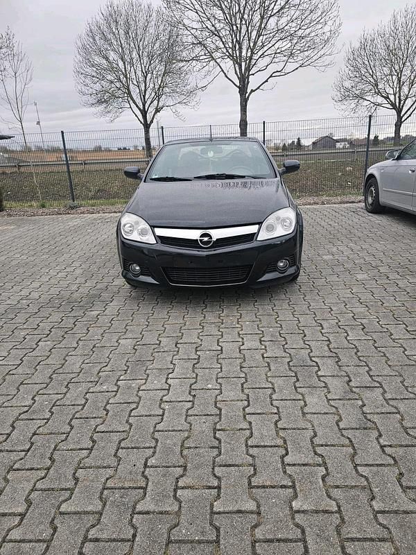 Gebraucht Opel Tigra 90 PS (66 kW) 2009 Schwarz Cabrio
