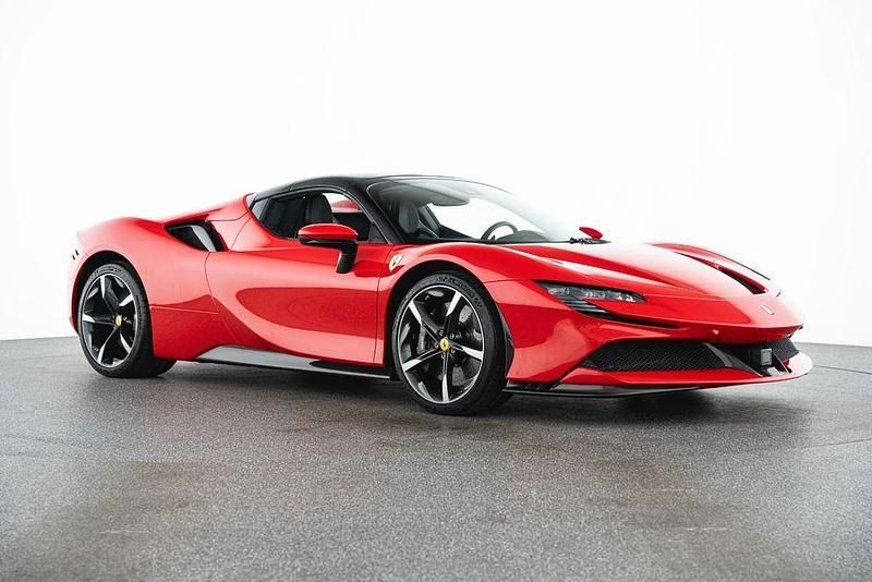 Gebraucht Ferrari SF90 780 PS (573 kW) 2025 Rot Cabrio
