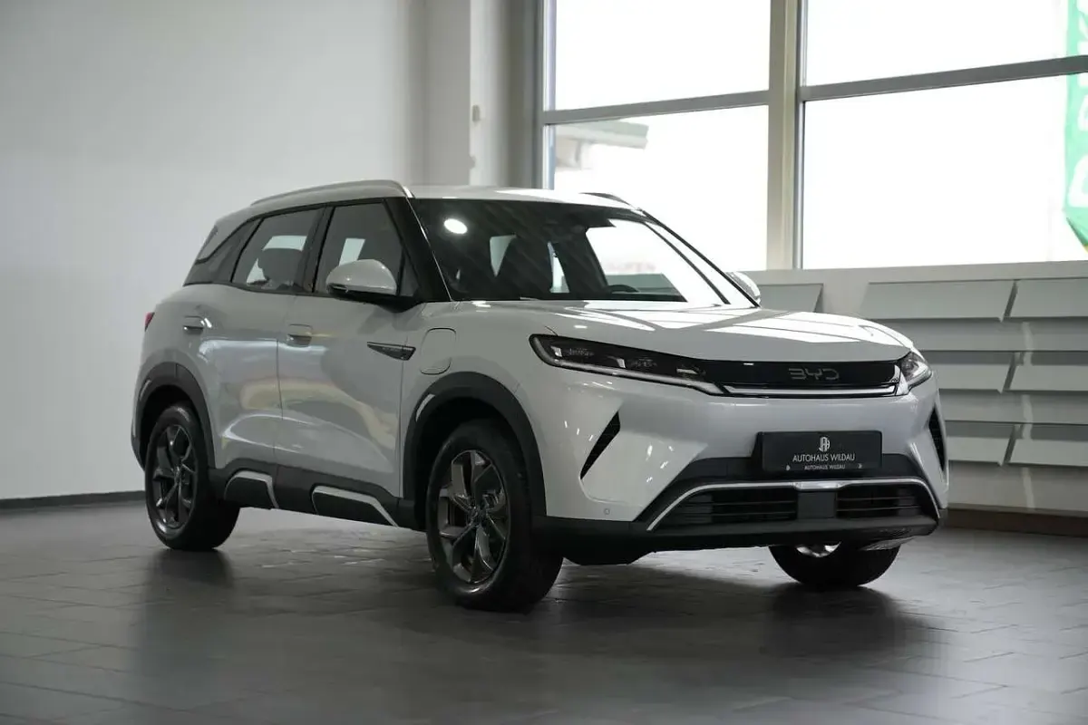 Neu BYD Atto 2 Boost 130 kW (177 PS) 2025 Climbing grey SUV